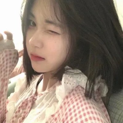 那女孩是谁